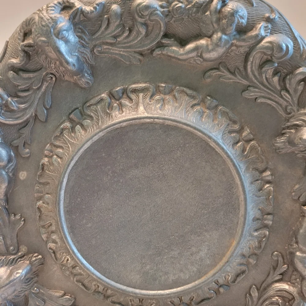 Vintage Pewter Plate. - Picture 2 of 8